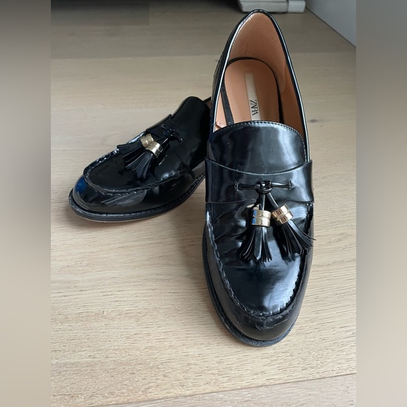 Women’s Zara loafers. Size 8. Black patent. Excellent condition. - Picture 2 of 5